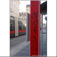 Wien, Siebensternplatz beschmiert.JPG